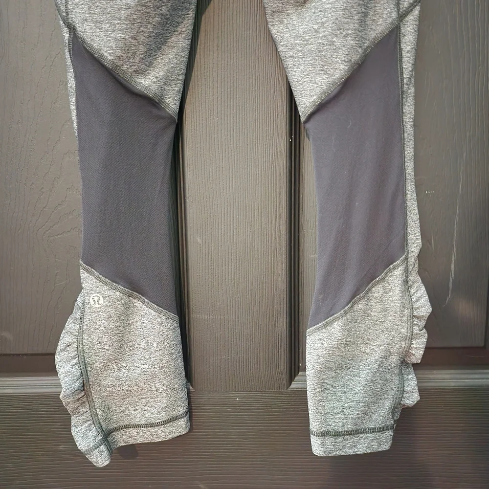 Lululemon Sz. 4 Heathered Black Speed Crop Legging